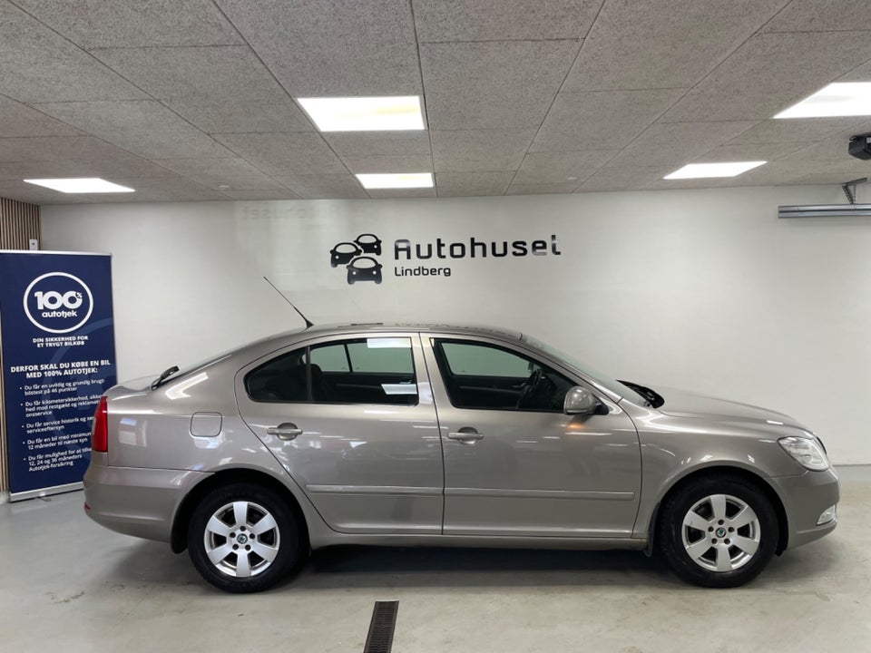 Skoda Octavia 1,6 TDi 105 Ambiente 5d