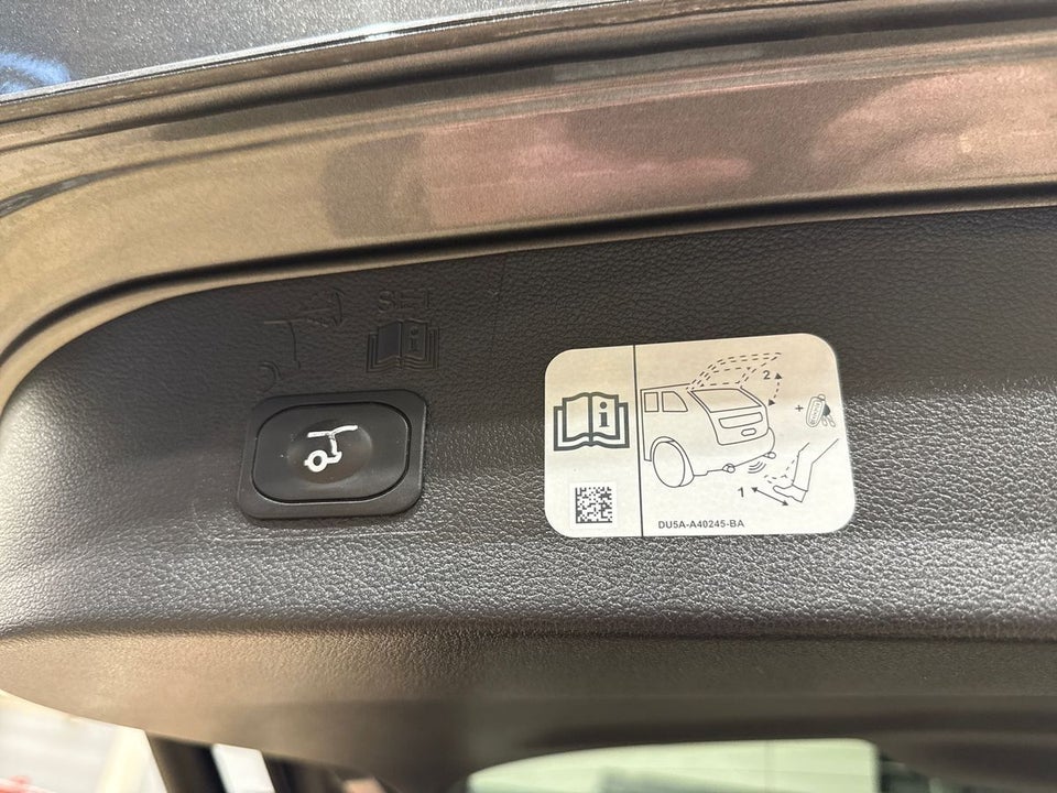 Ford Kuga 1,5 SCTi 182 Vignale aut. AWD 5d