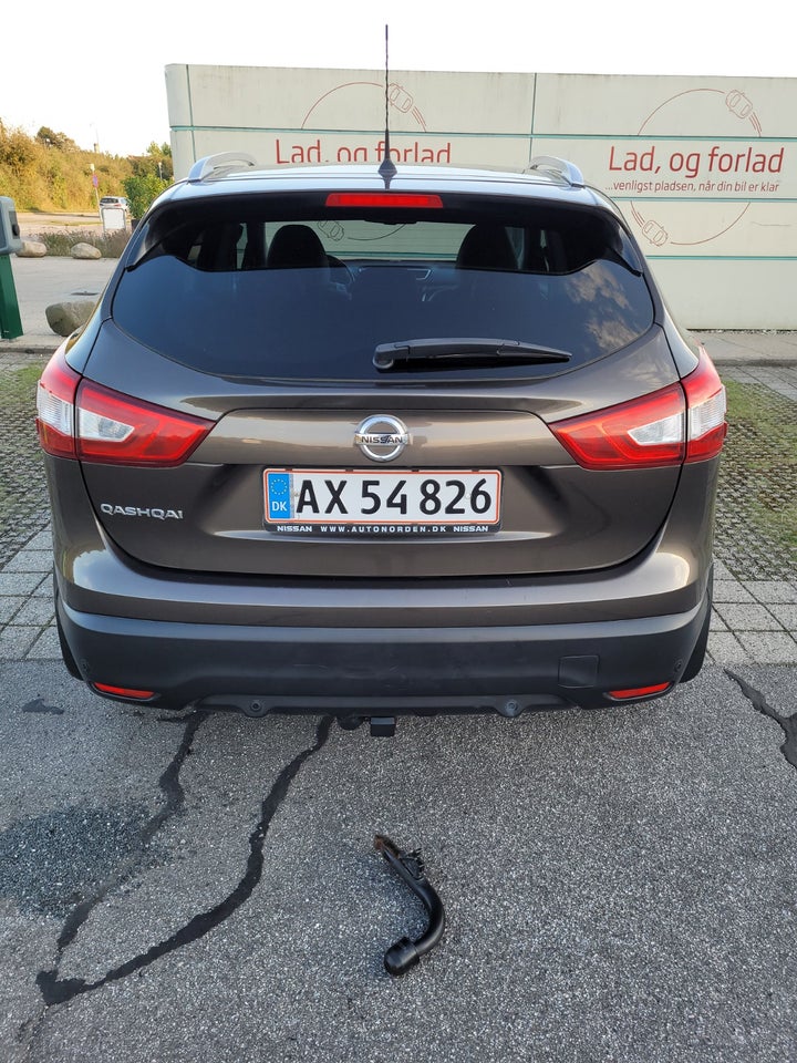 Nissan Qashqai 1,6 Dig-T 163 Tekna 5d