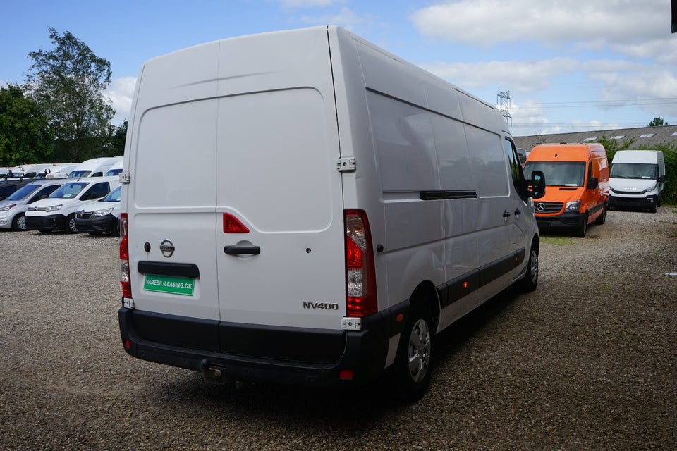 Nissan NV400 2,3 dCi 145 L3H2 Kassevogn RWD