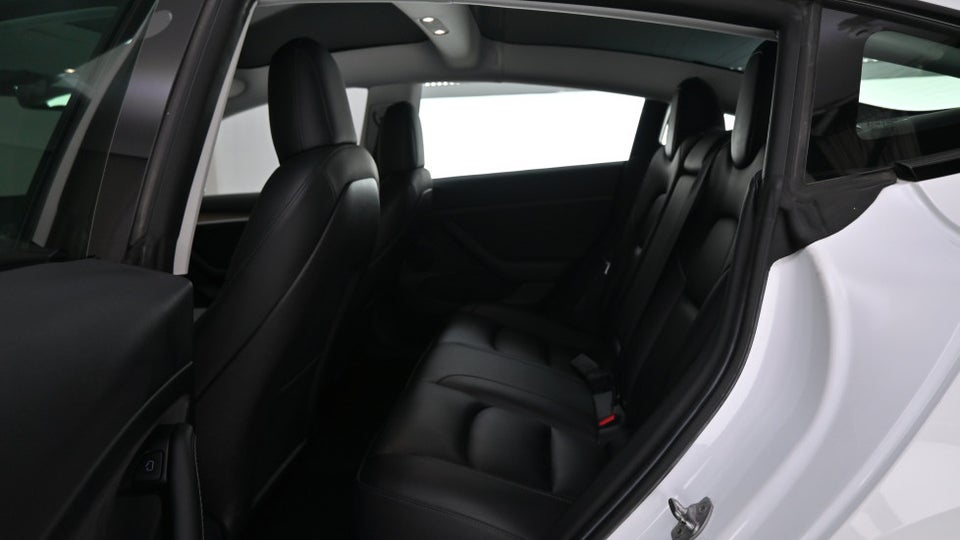 Tesla Model 3 RWD 4d