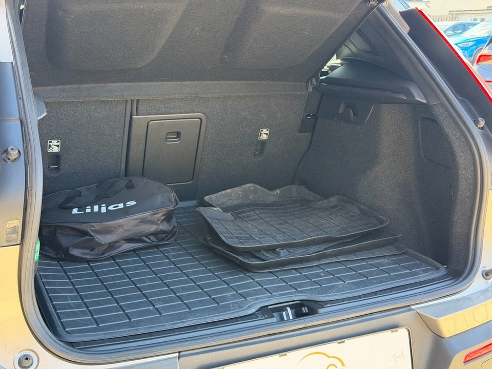 Volvo XC40 ReCharge Extended Range Plus 5d