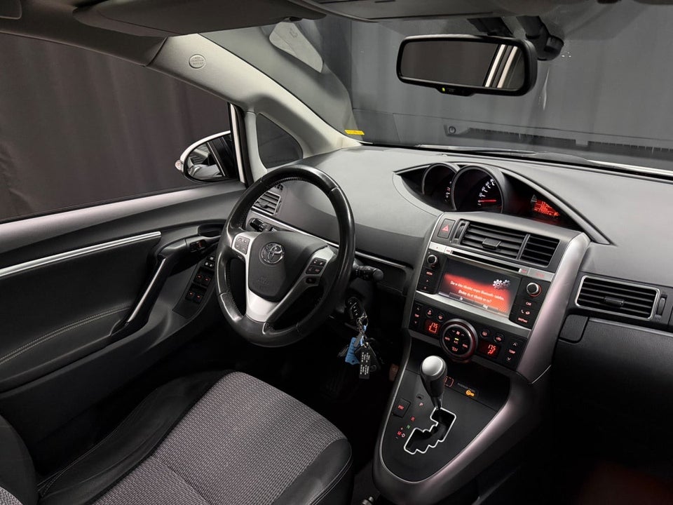 Toyota Verso 1,8 VVT-i T2 MDS Skyview 7prs 5d