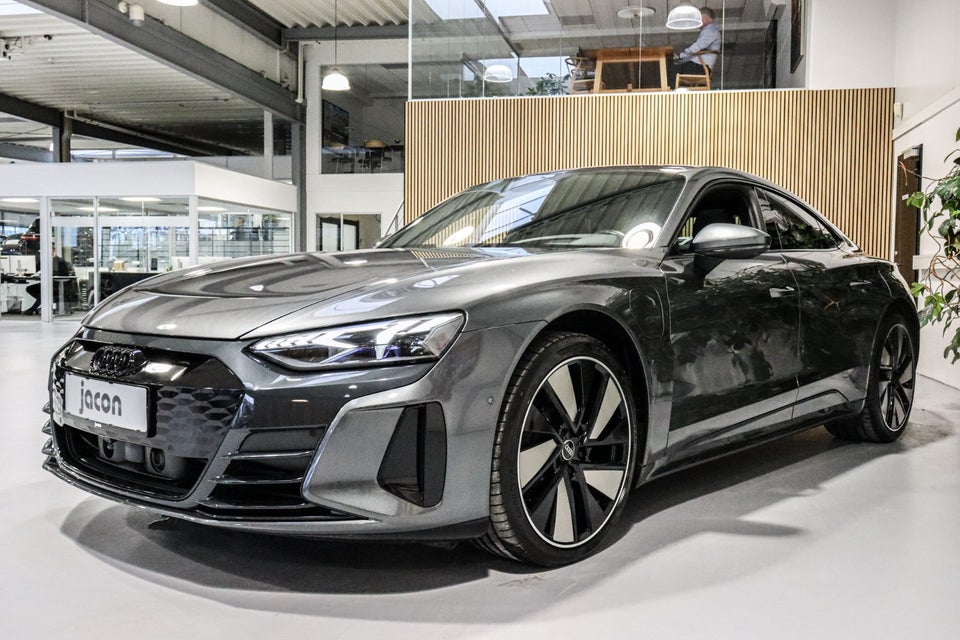 Audi e-tron GT quattro 4d