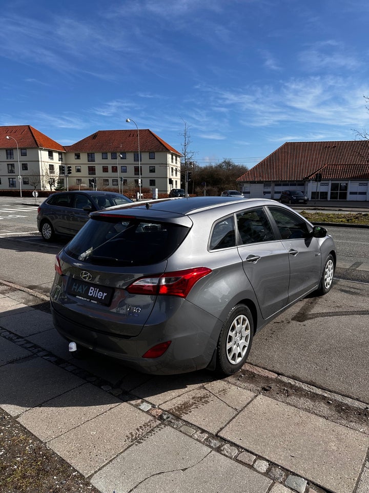 Hyundai i30 1,6 CRDi 110 Style CW Eco 5d