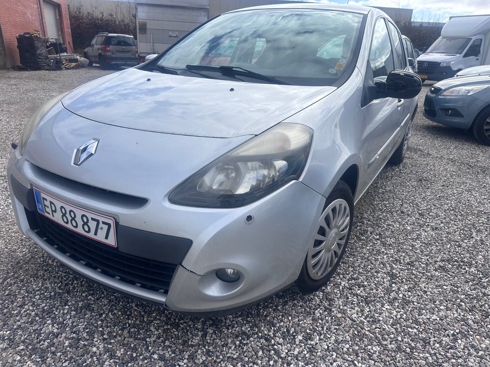 Renault Clio III 1,2 16V Authentique 5d