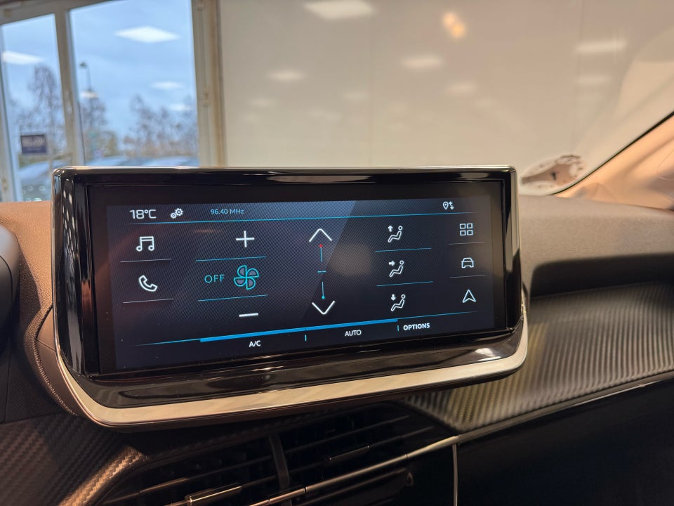 Peugeot e-208 50 Style 5d