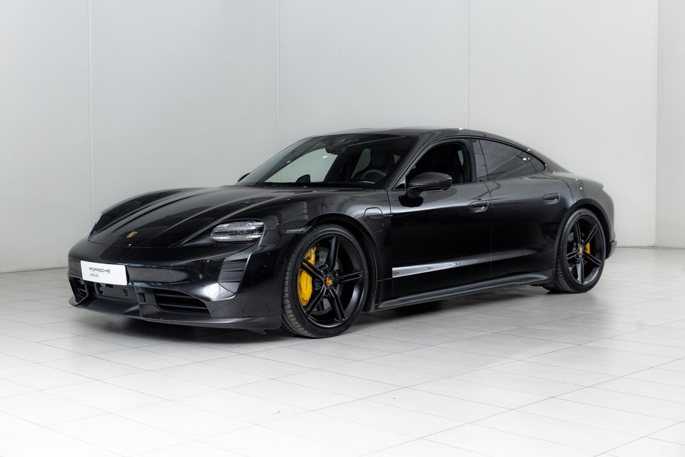 Porsche Taycan Turbo S 4d