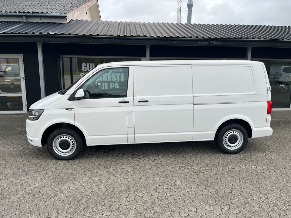 VW Transporter 2,0 TDi 150 Kassevogn lang