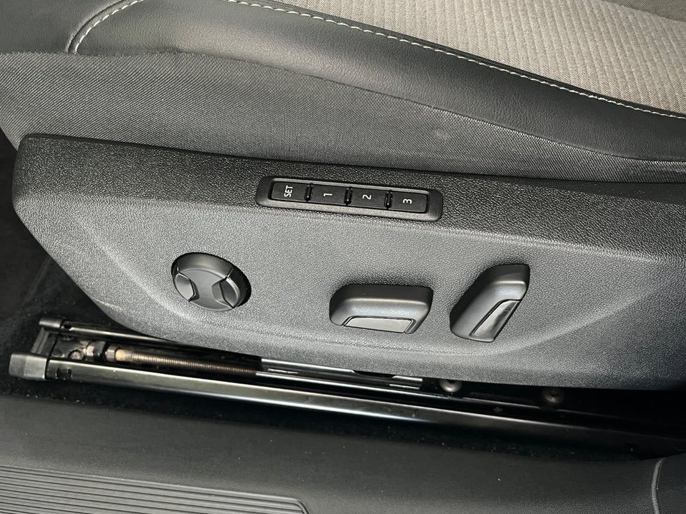 Skoda Enyaq 80 iV Loft 5d