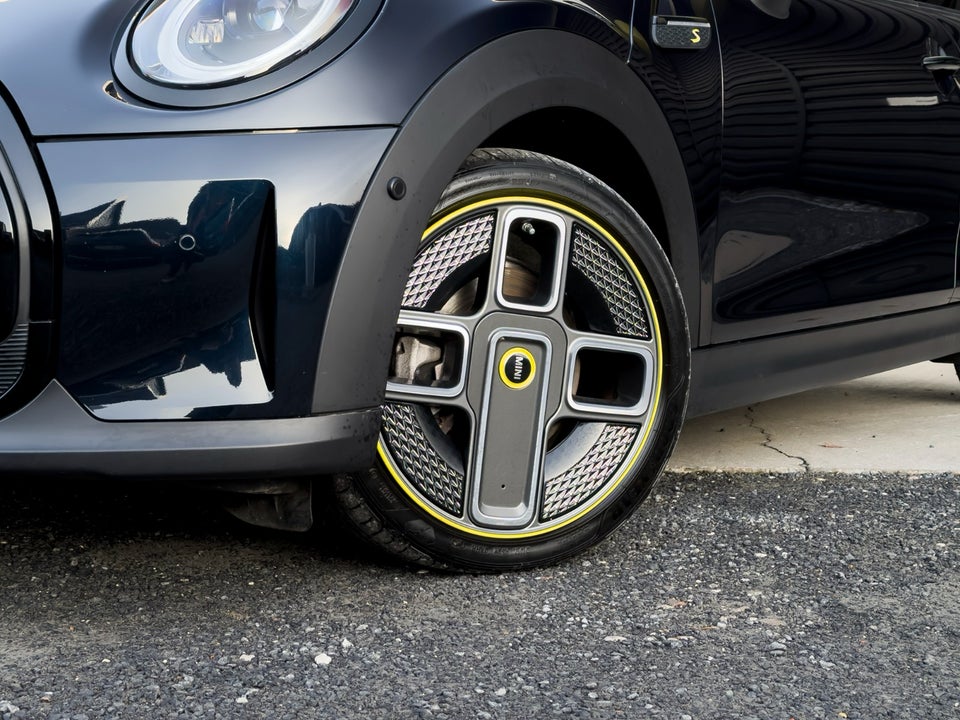 MINI Cooper SE Younique Trim 3d