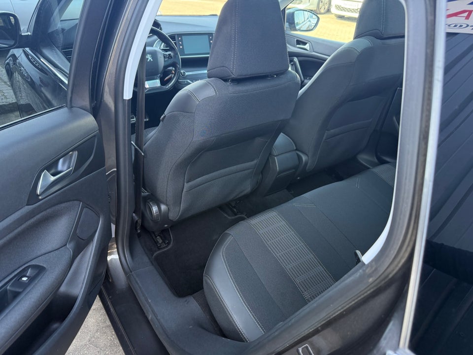 Peugeot 308 1,6 BlueHDi 120 Allure SW 5d