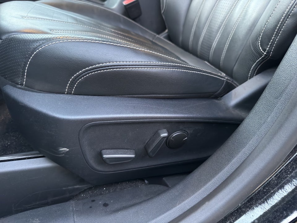 Ford Kuga 2,5 PHEV Vignale CVT 5d