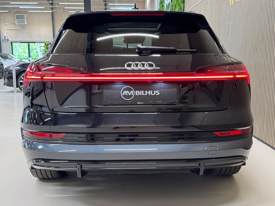 Audi e-tron 55 S-line quattro 5d