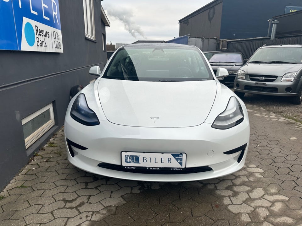 Tesla Model 3 Standard Range+ RWD 4d