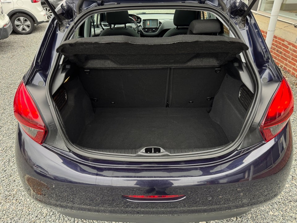 Peugeot 208 1,6 BlueHDi 100 Allure Sky 5d