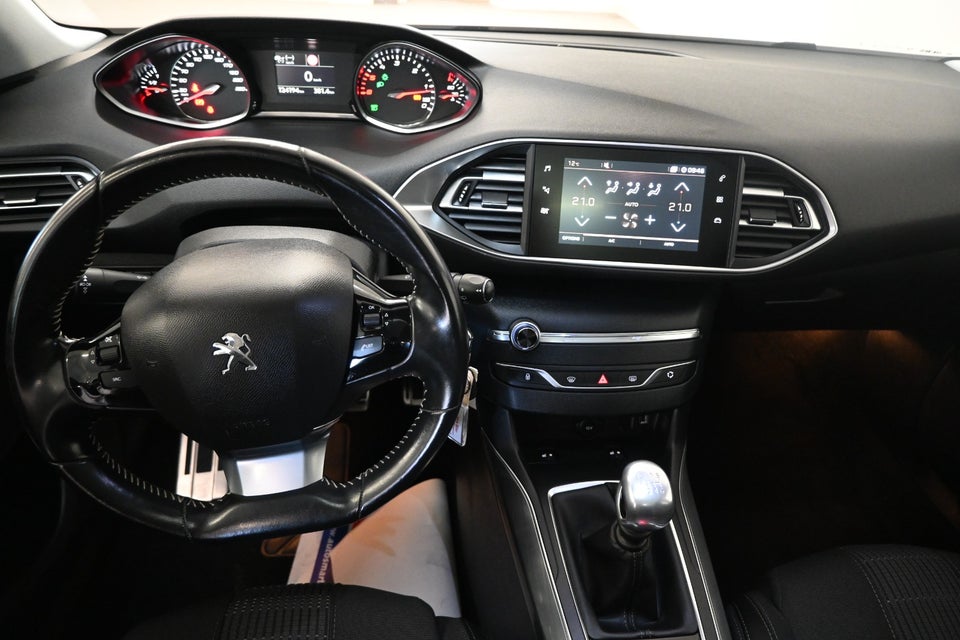 Peugeot 308 1,5 BlueHDi 130 Allure+ Sky SW 5d