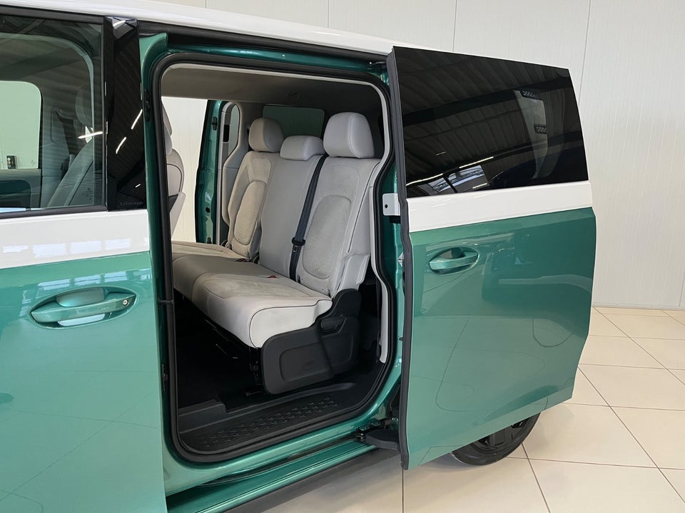 VW ID.Buzz 77 Pro SWB 5d
