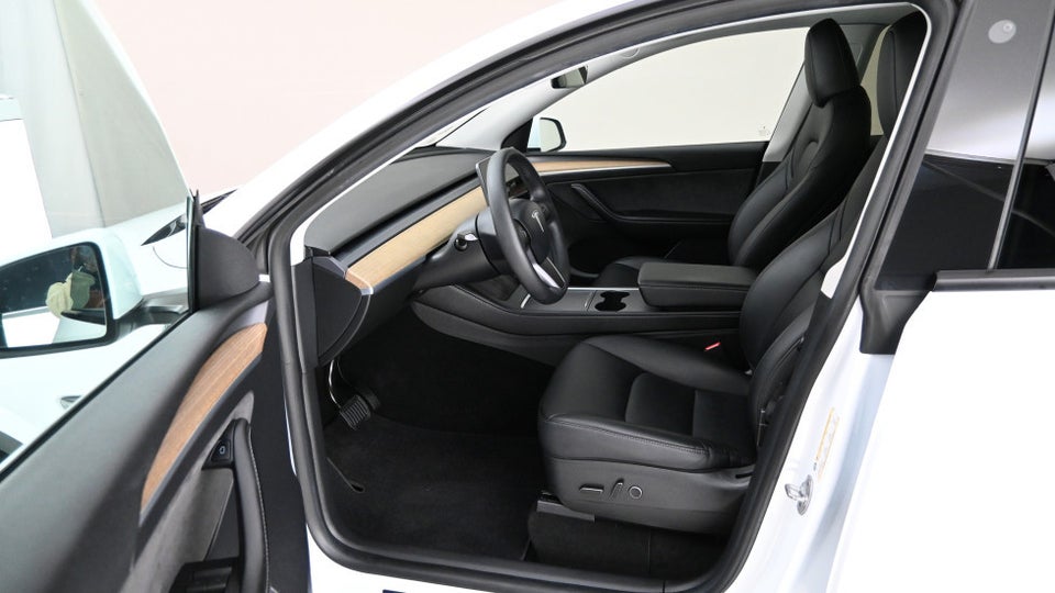 Tesla Model Y Long Range AWD 5d