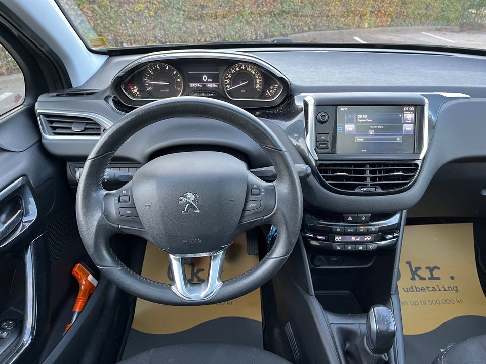 Peugeot 208 1,2 VTi Allure Sky 5d