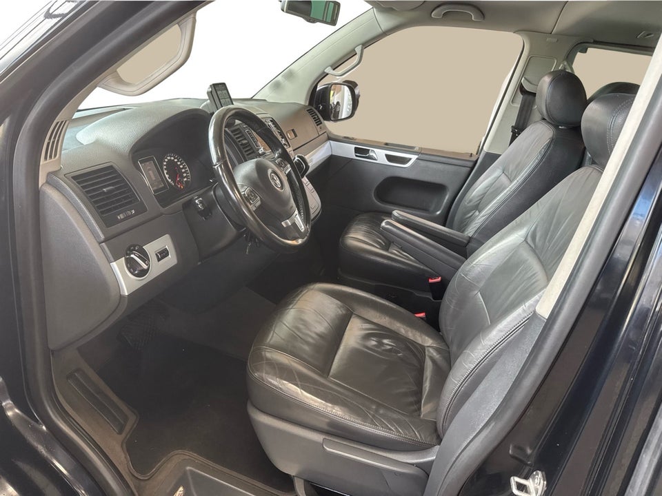 VW Multivan 2,0 TDi 180 Highline DSG 4Motion kort 5d