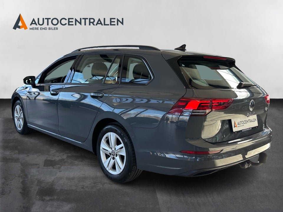 VW Golf VIII 1,5 TSi 130 Life Variant 5d