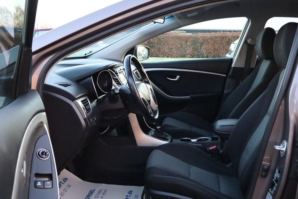 Hyundai i30 1,6 CRDi 110 Style CW Eco 5d