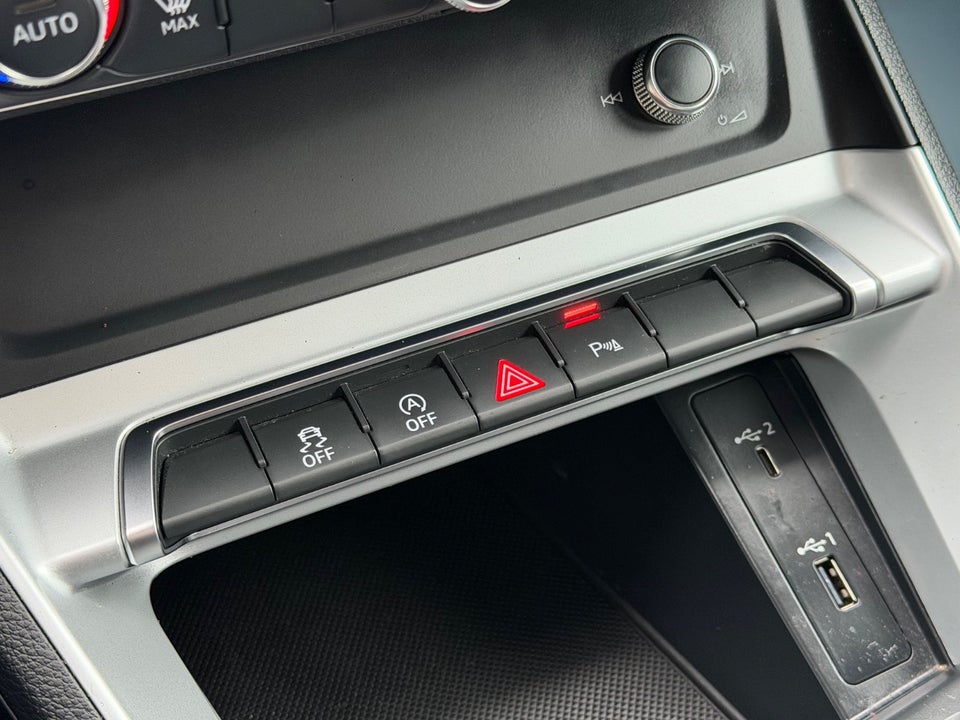 Audi Q3 35 TFSi Advanced Prestige S-tr. 5d