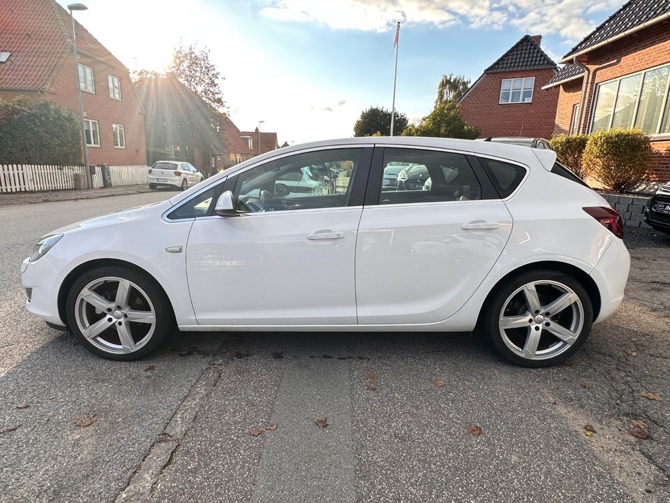 Opel Astra 1,6 T 180 Sport 5d