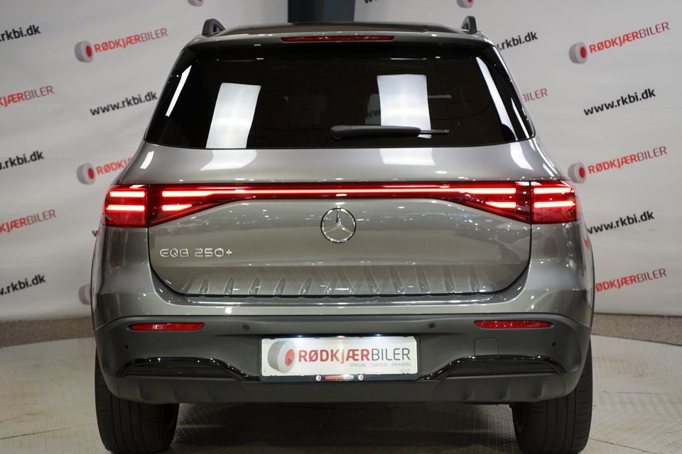 Mercedes EQB250+ AMG Line 5d