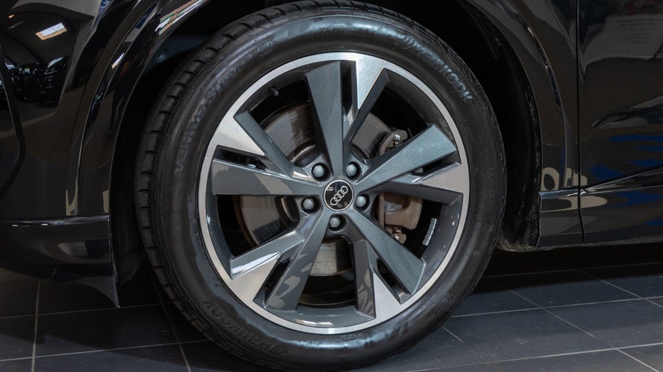 Audi Q4 e-tron 40 S-line 5d