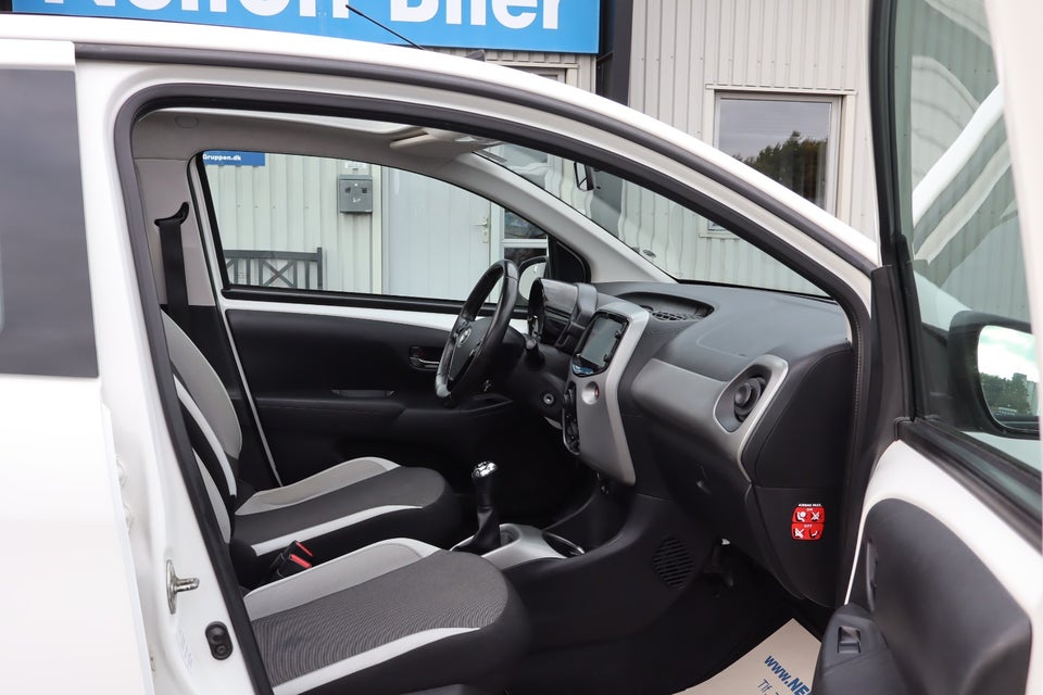Toyota Aygo 1,0 VVT-i x-sky 5d