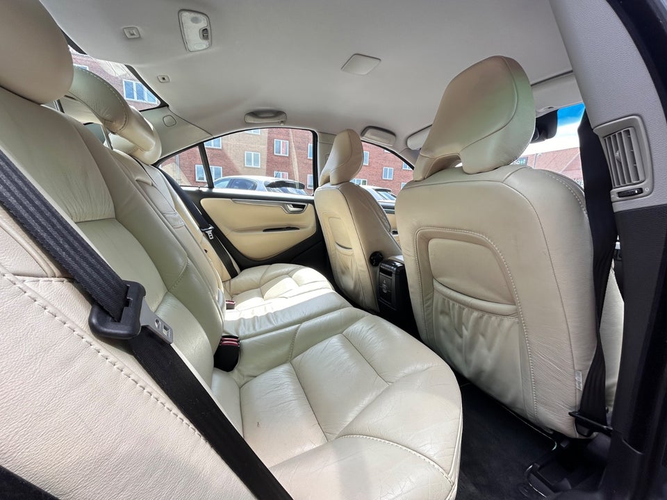 Volvo S60 2,4 140 4d