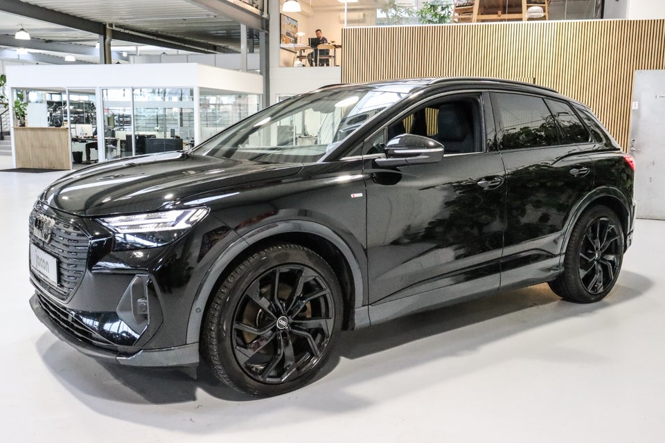 Audi Q4 e-tron 50 S-line quattro 5d
