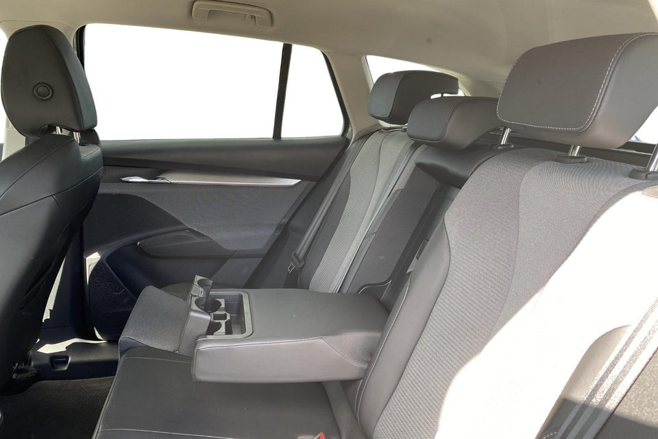 Skoda Enyaq 60 iV Loft 5d