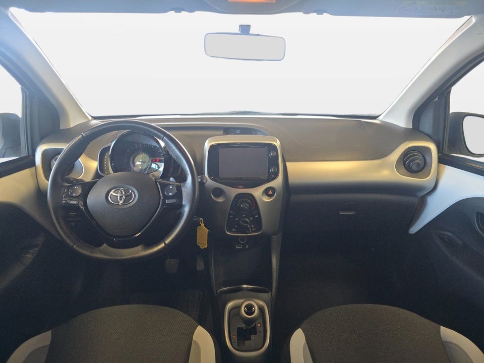 Toyota Aygo 1,0 VVT-i x-press x-shift 5d