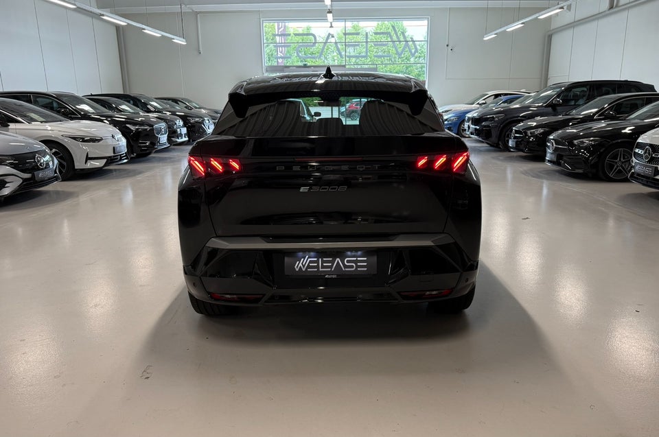 Peugeot e-3008 77 GT 5d