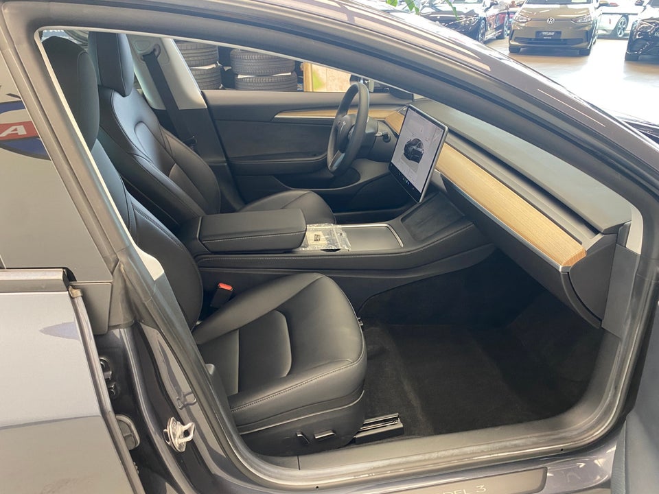 Tesla Model 3 Long Range AWD 4d