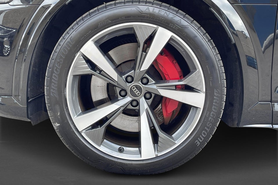 Audi SQ8 e-tron quattro 5d