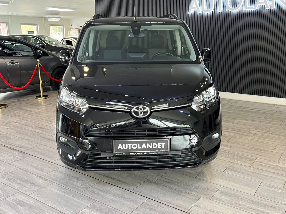 Toyota ProAce City Verso 50 Medium Family 5d