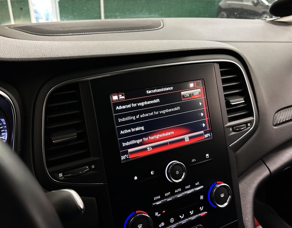 Renault Megane IV 1,3 TCe 140 Limited Sport Tourer 5d