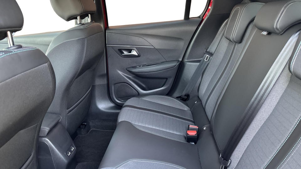 Peugeot e-208 50 Allure 5d