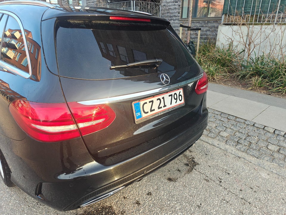 Mercedes C220 d 2,2 AMG Line stc. aut. 5d