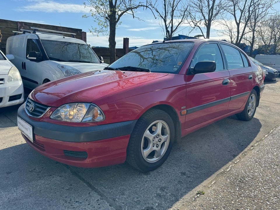 Toyota Avensis 1,8 VVT-i Terra 4d