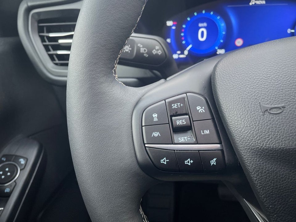 Ford Kuga 2,5 PHEV Vignale CVT 5d