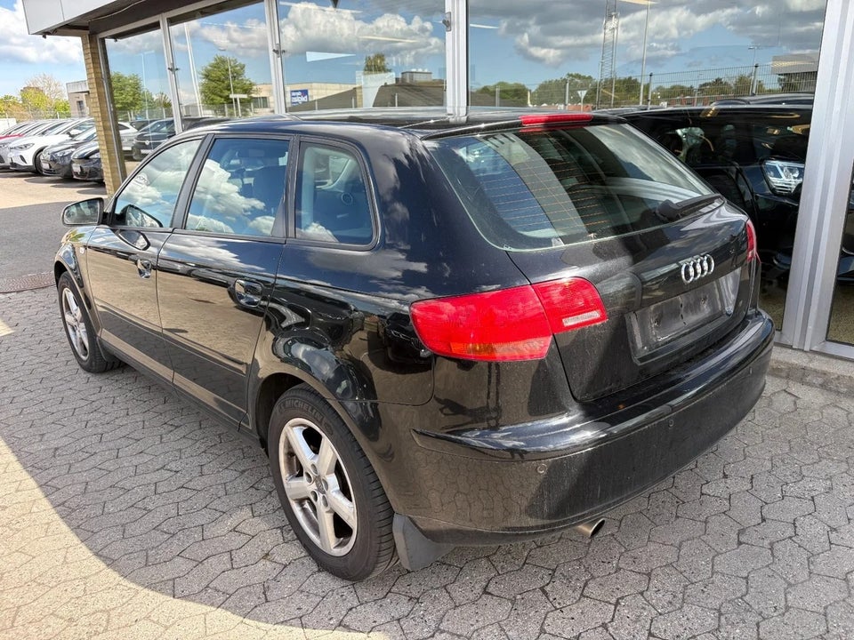 Audi A3 1,6 Ambiente Sportback 5d