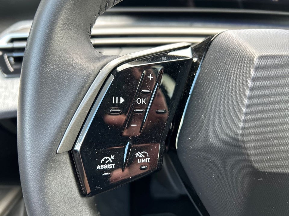 Peugeot e-5008 77 Allure 7prs 5d