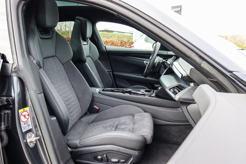 Audi e-tron GT quattro 4d