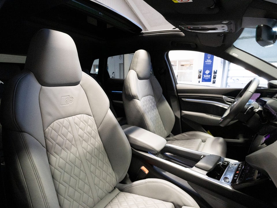 Audi e-tron 55 S-line quattro 5d
