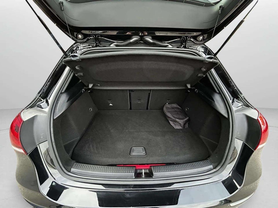 Mercedes A250 e 1,3 Progressive aut. 4d